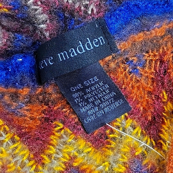 NWT Steve Madden Aztec pattern scarf - Picture 5 of 5
